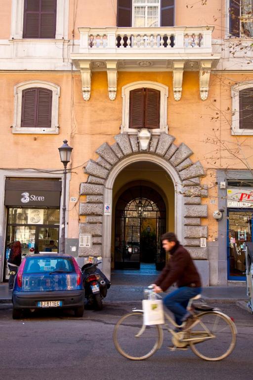 B&B Colosseum Rooms ローマ エクステリア 写真